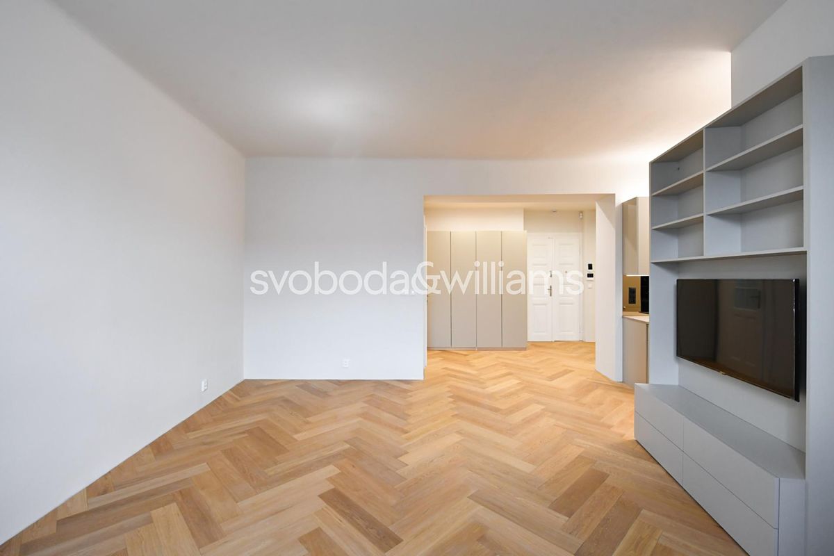 Pronájem bytu 2+kk 57 m² – fotografie 2