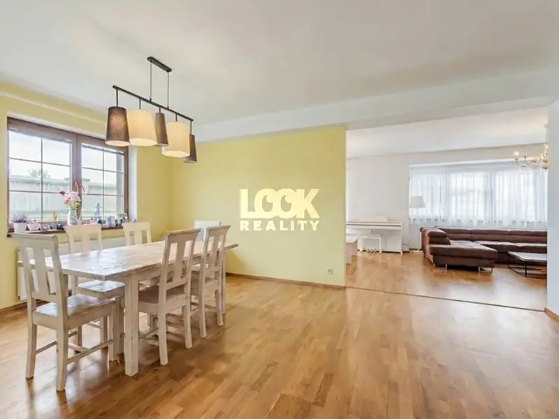 Prodej vily 438 m², pozemek 1025 m², Praha – náhled fotky 3