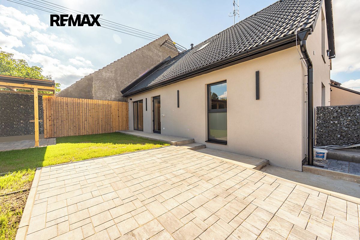 Prodej rodinného domu 97 m², pozemek 195 m² – fotografie 2