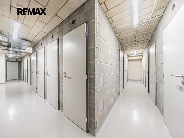 Квартира 4+kk на продаж, 105 м² (29 з 36)
