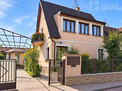 Prodej rodinného domu 213 m², pozemek 394 m²