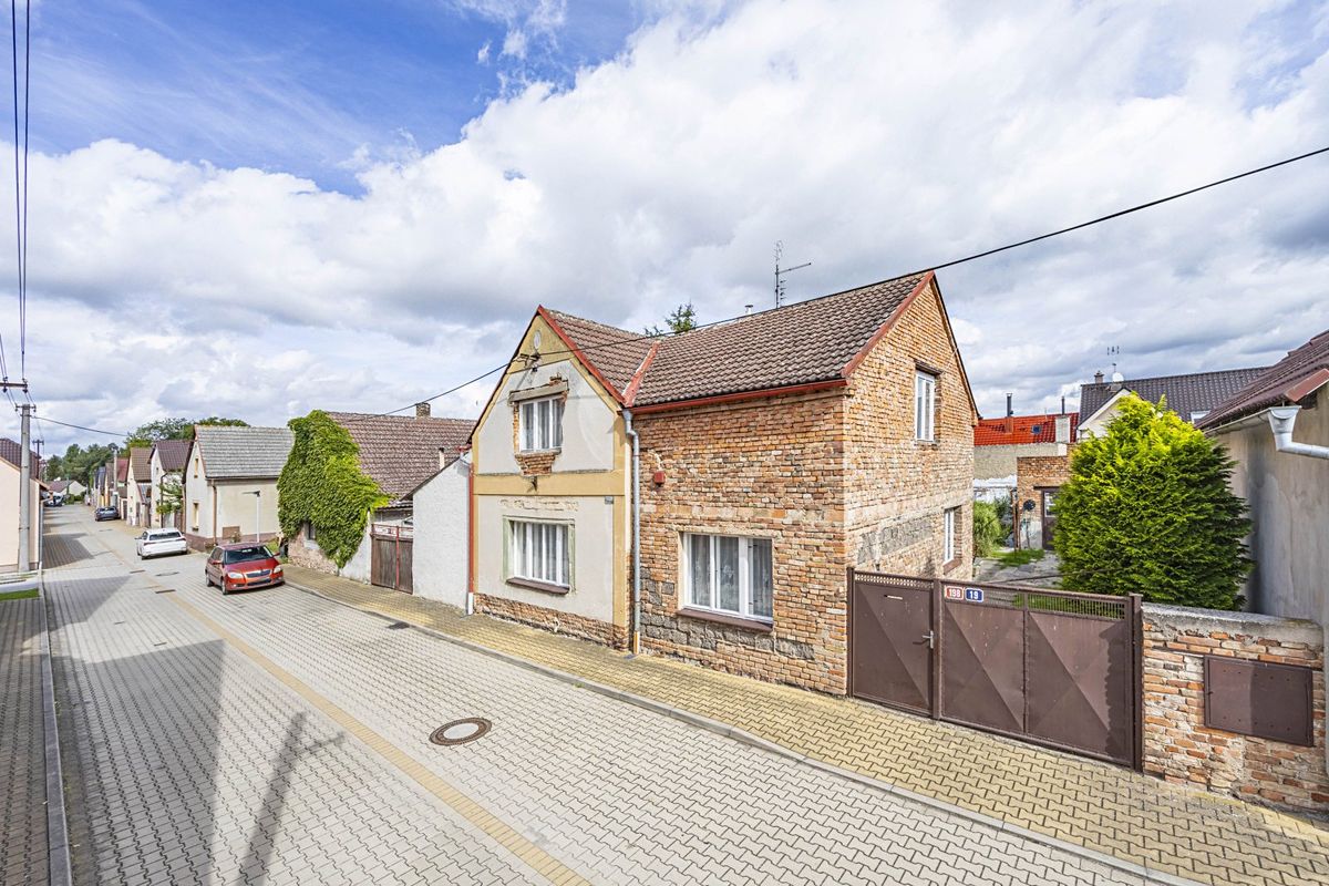 Prodej rodinného domu 204 m², pozemek 321 m²
