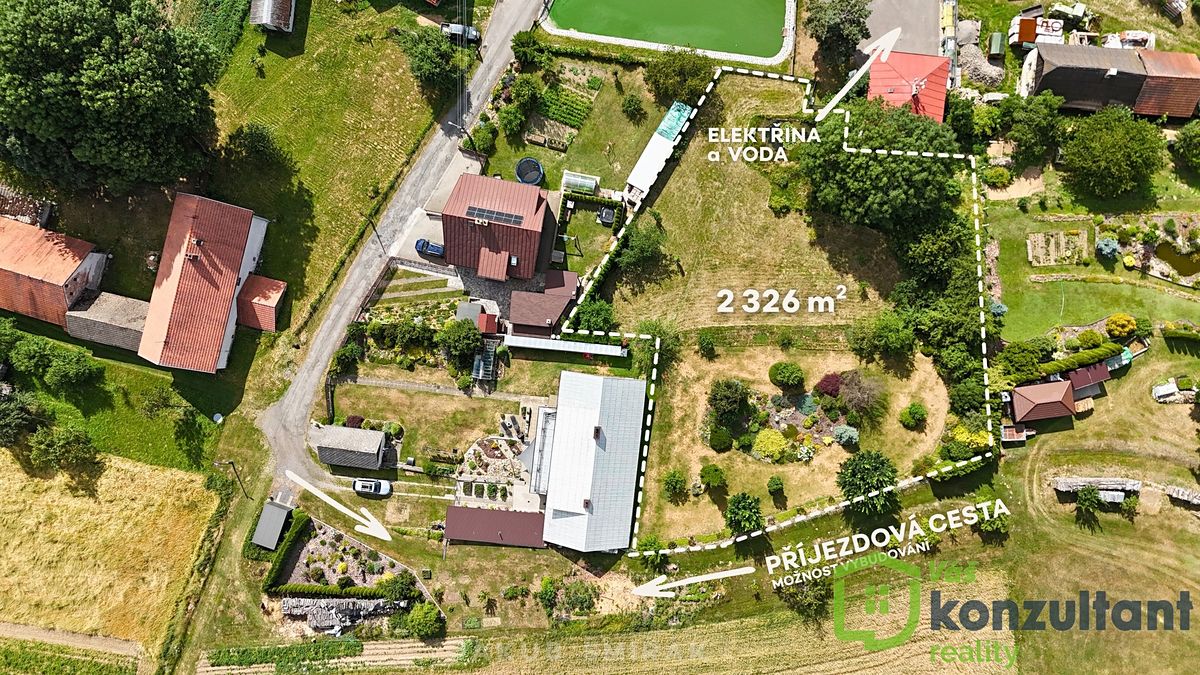 Prodej stavebního pozemku 2326 m² – fotografie 2