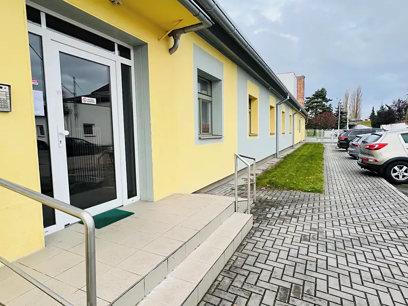 Pronájem kanceláře 16 m², Hradec Králové – náhled fotky 3