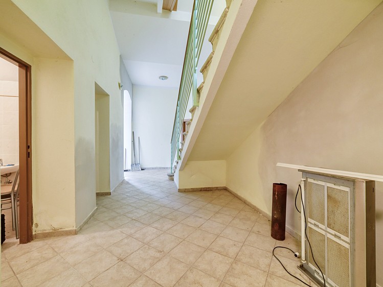 Комерційне приміщення на продаж, 899 м² (57 з 100)