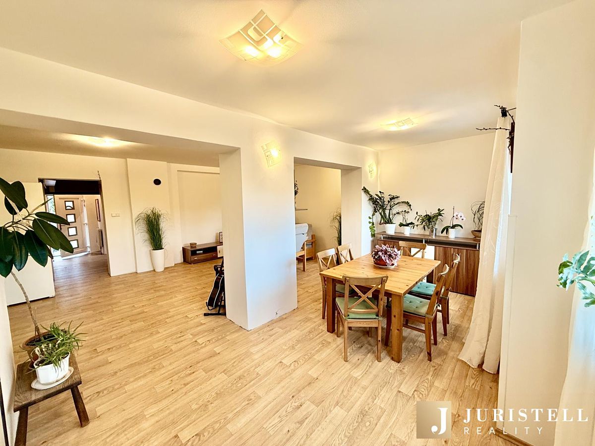 Prodej rodinného domu 187 m², pozemek 196 m² – fotografie 3