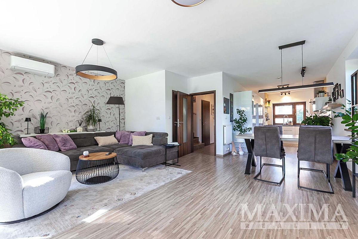 Prodej rodinného domu 168 m², pozemek 470 m² – fotografie 4