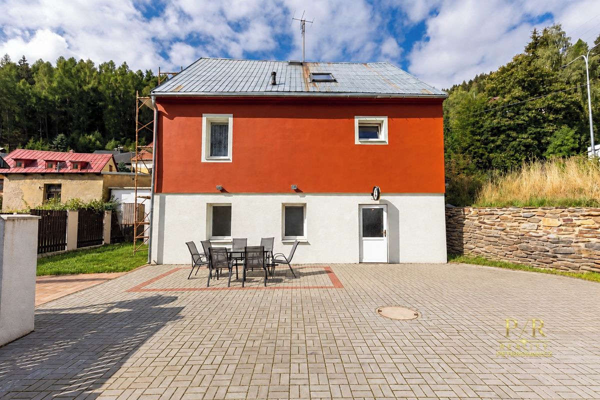 Prodej rodinného domu 196 m², pozemek 428 m² – fotografie 5