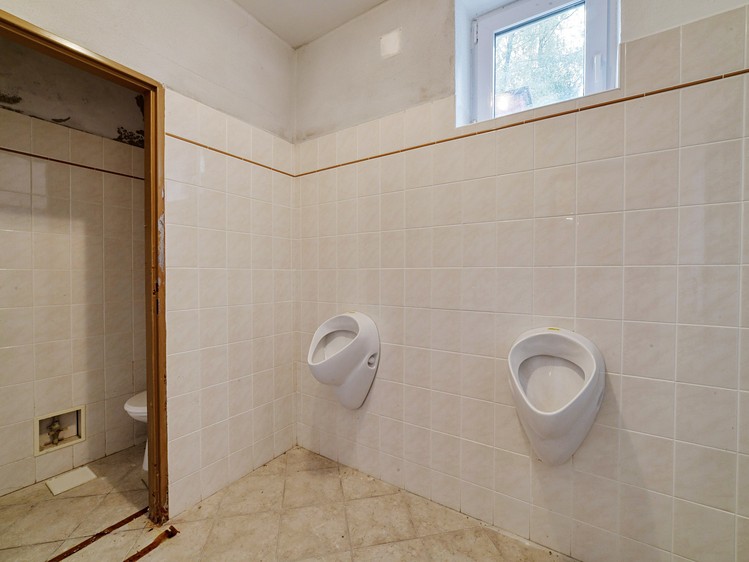 Комерційне приміщення на продаж, 899 м² (60 з 100)