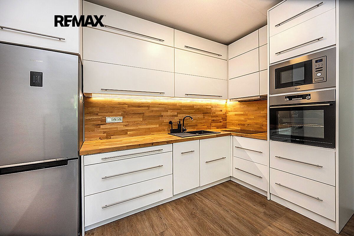 Pronájem bytu 2+kk 43 m² – fotografie 2