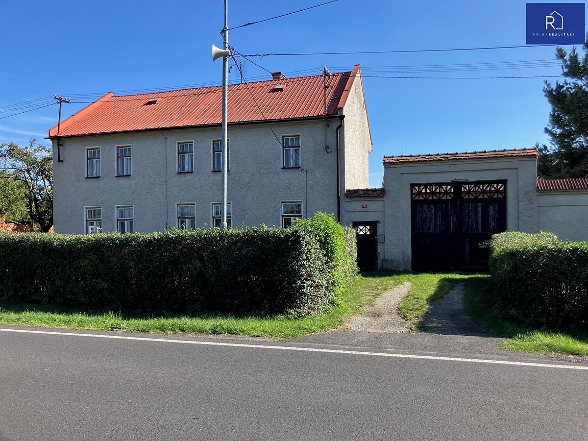 Prodej rodinného domu 220 m², pozemek 1910 m² – fotografie 2