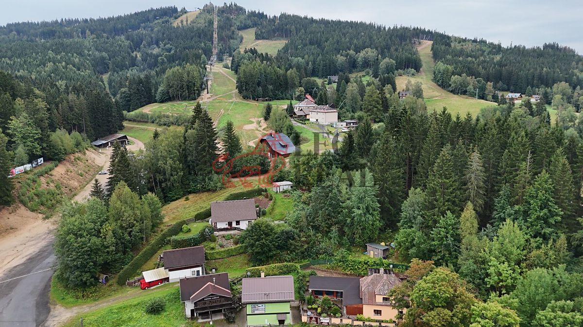 Prodej rodinného domu 350 m², pozemek 633 m² – fotografie 5