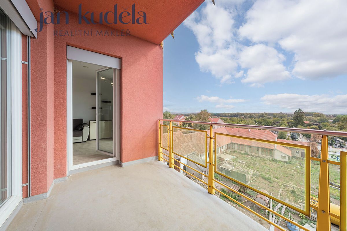 Pronájem bytu 2+kk 59 m² – fotografie 3