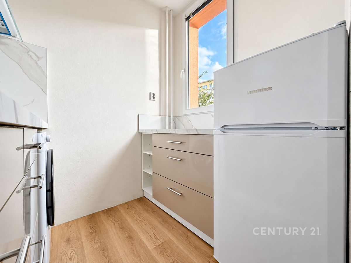 Pronájem bytu 1+kk 27 m² – fotografie 2
