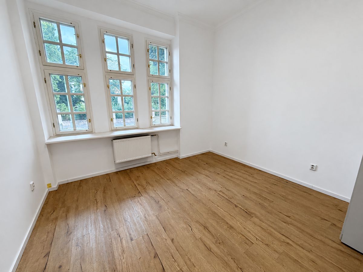 Pronájem kanceláře 16 m² – fotografie 3