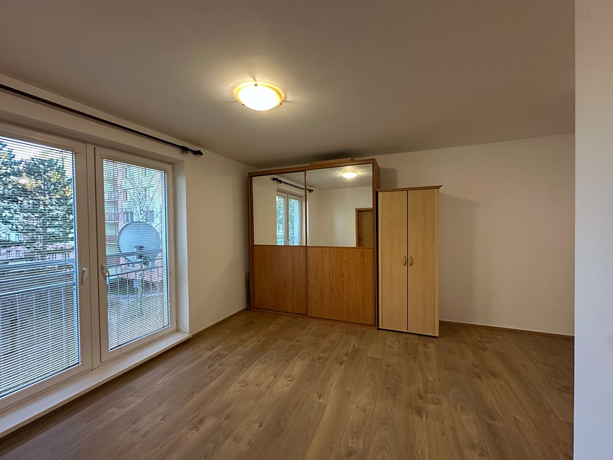 Pronájem bytu 1+1 38 m² – fotografie 3