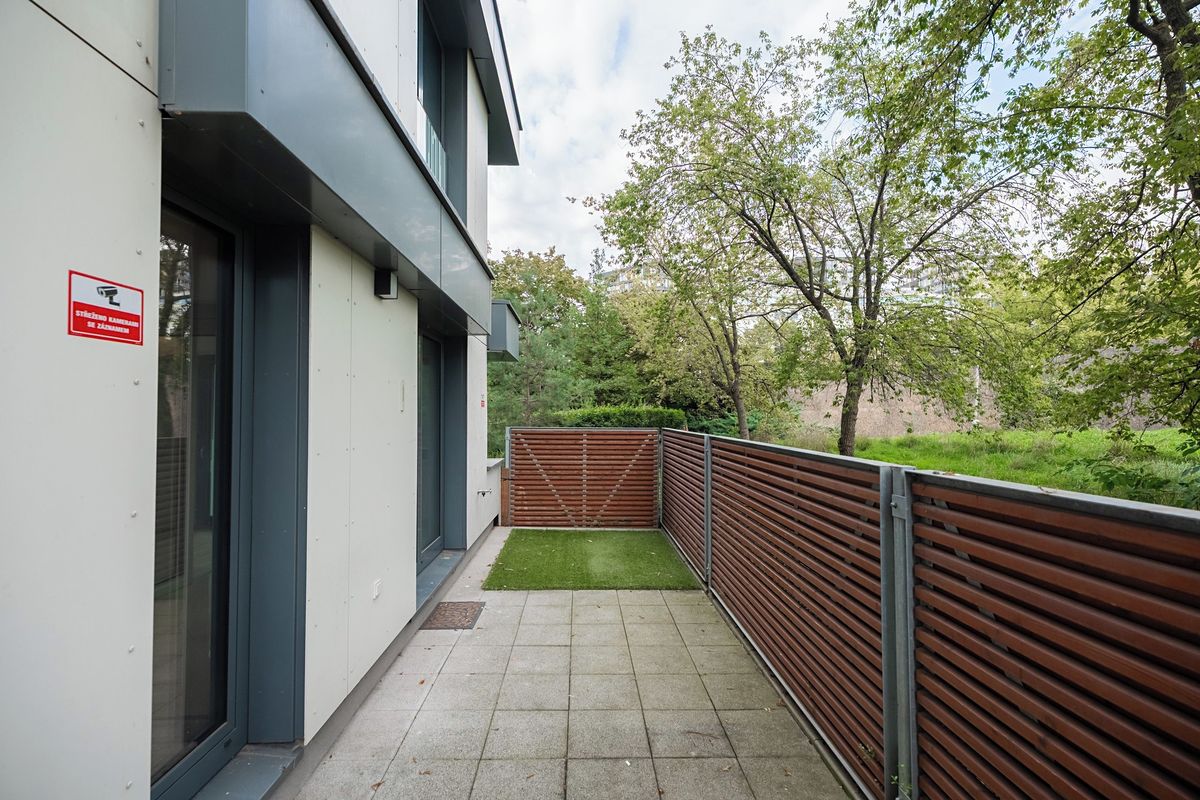 Pronájem bytu 2+kk 66 m²