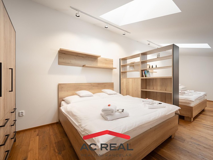 Prodej komerčního prostoru, 82 m² (8 z 20)