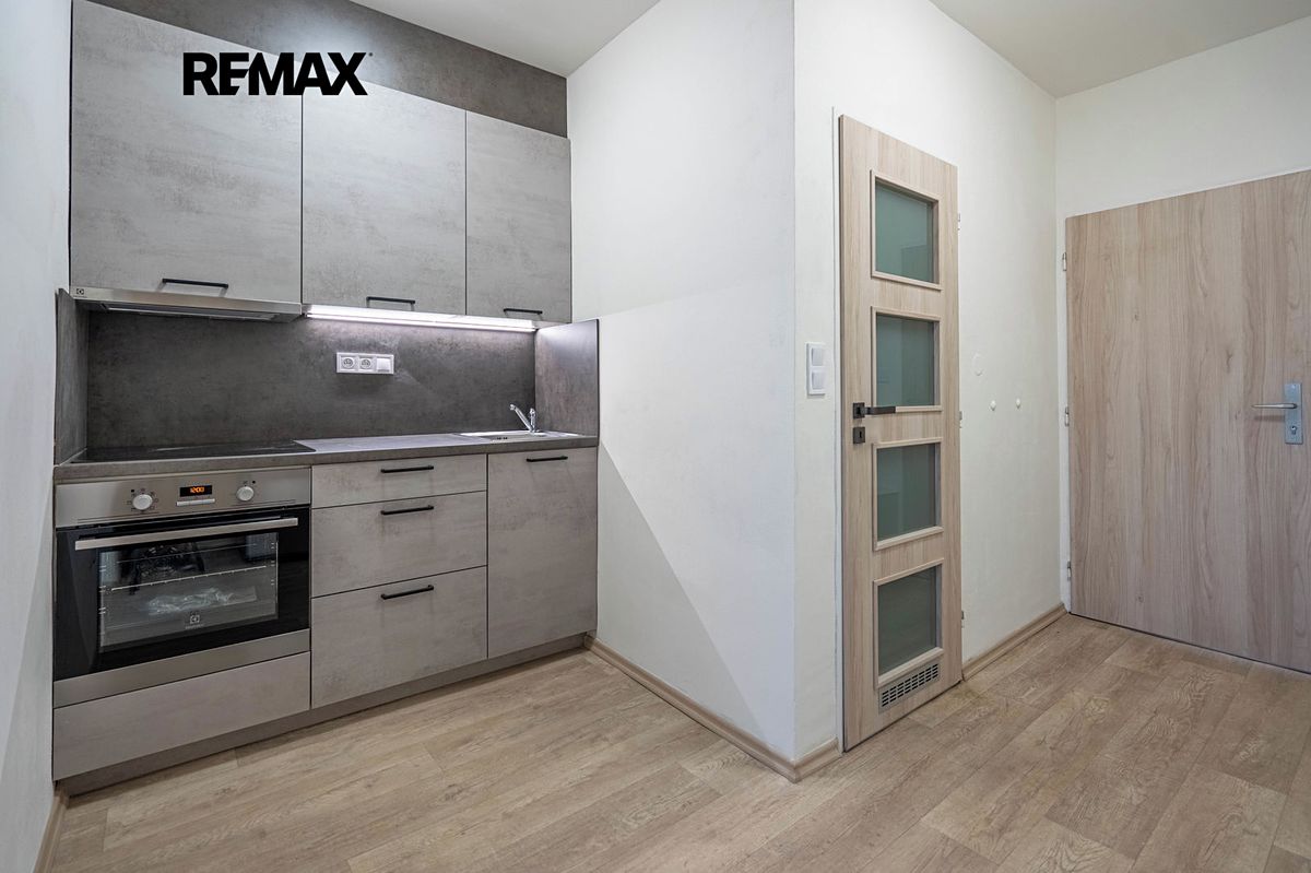 Pronájem bytu 2+1 43 m² – fotografie 2