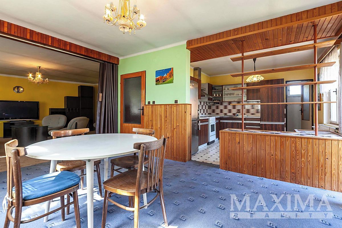 Prodej rodinného domu 244 m², pozemek 503 m² – fotografie 4