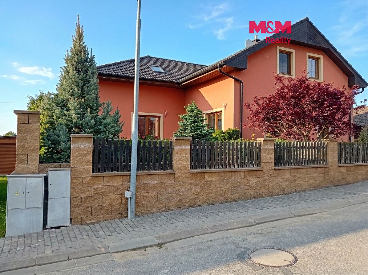 Prodej rodinného domu 165 m², pozemek 2125 m²