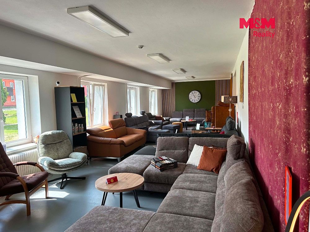 Pronájem obchodního prostoru 181 m² – fotografie 2