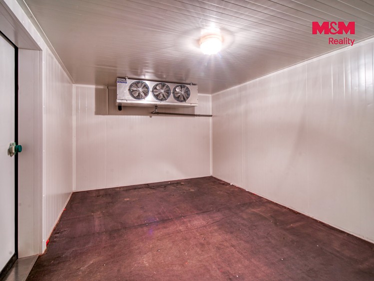 Prodej komerčního prostoru, 377 m² (10 z 30)