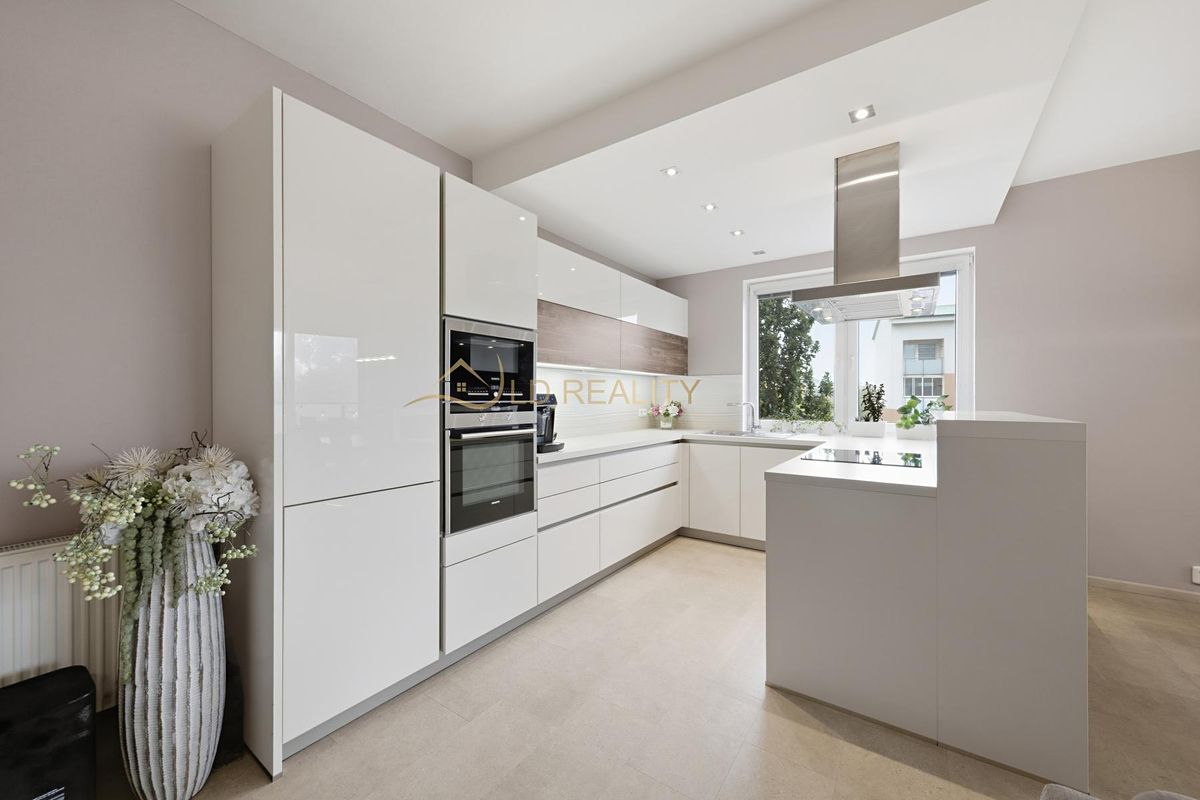 Prodej bytu 2+kk 71 m²