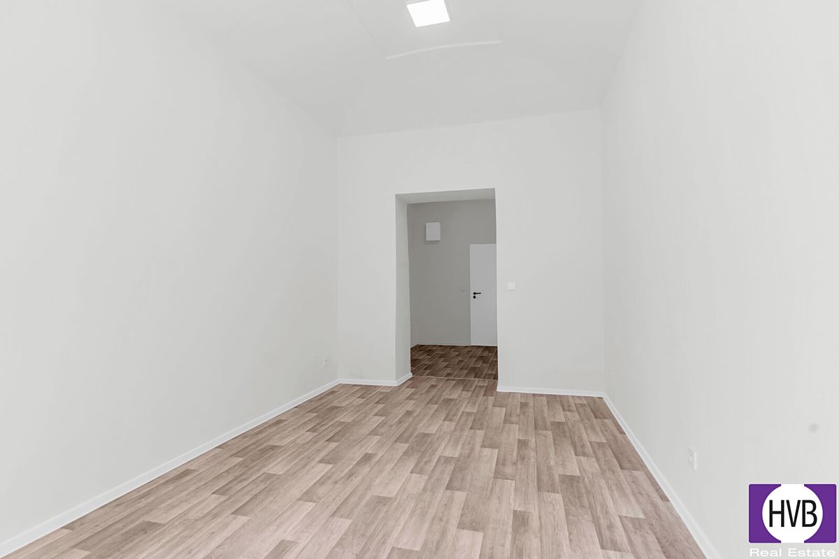 Prodej kanceláře 29 m² – fotografie 3