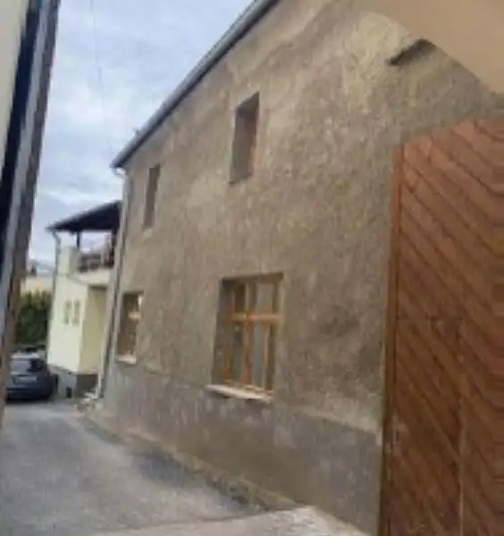 Dražba rodinného domu 431 m², pozemek 197 m², Unhošť – náhled fotky 3