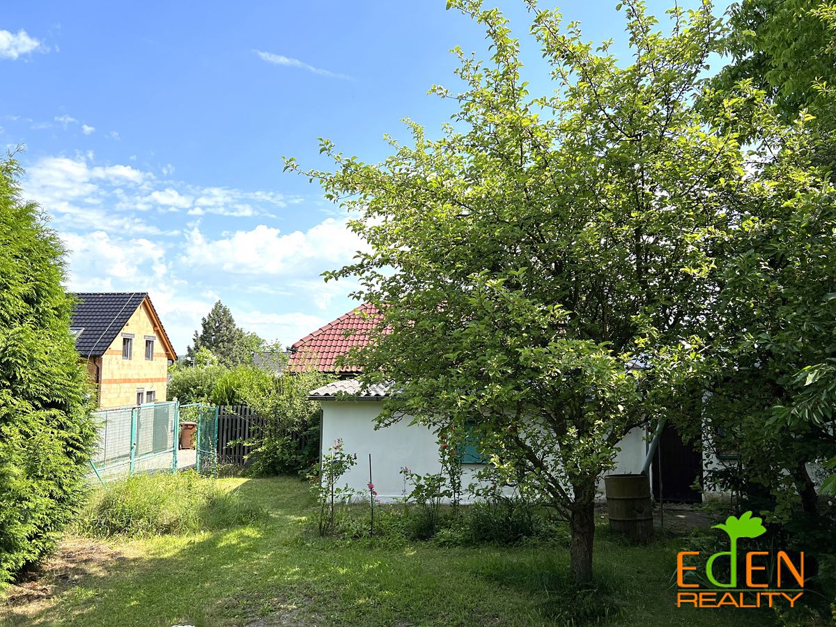 Prodej stavebního pozemku 897 m² – fotografie 3