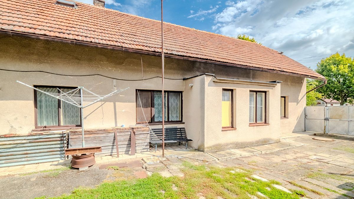 Prodej rodinného domu 74 m², pozemek 946 m² – fotografie 3