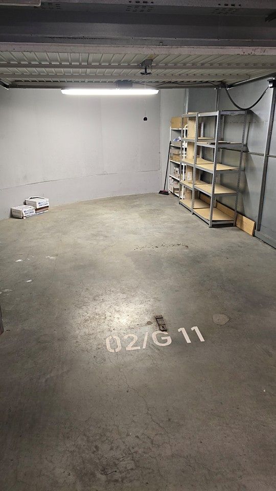 Pronájem garážového stání 25 m² – fotografie 3
