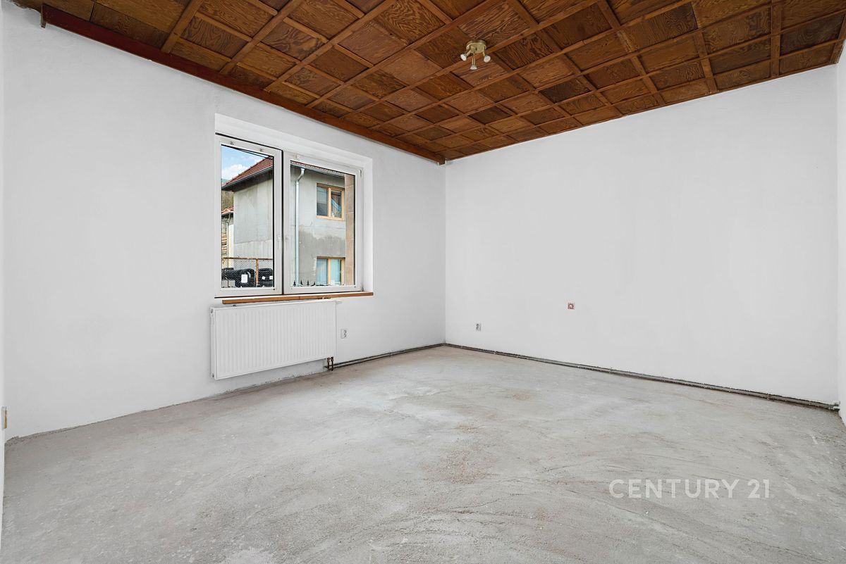 Prodej vícegeneračního domu 240 m², pozemek 240 m² – fotografie 2