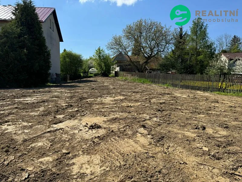 Prodej stavebního pozemku 1072 m²