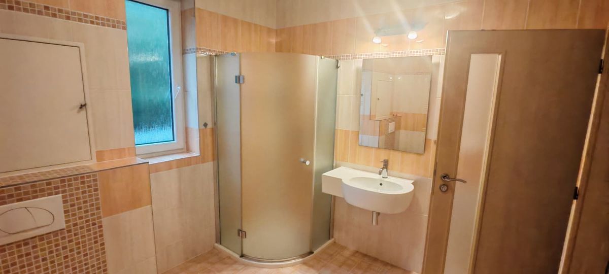 Pronájem bytu 2+kk 64 m² – fotografie 2