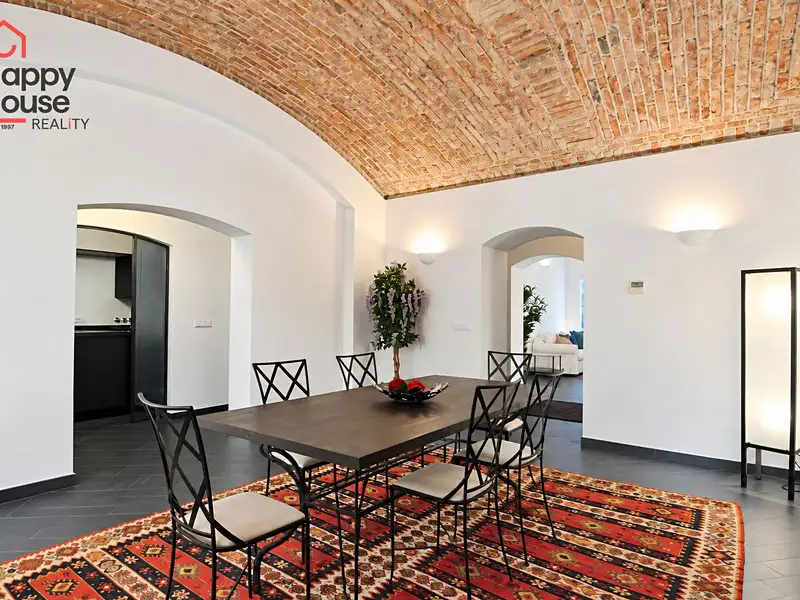 Pronájem bytu 3+1 149 m², Praha – náhled fotky 1
