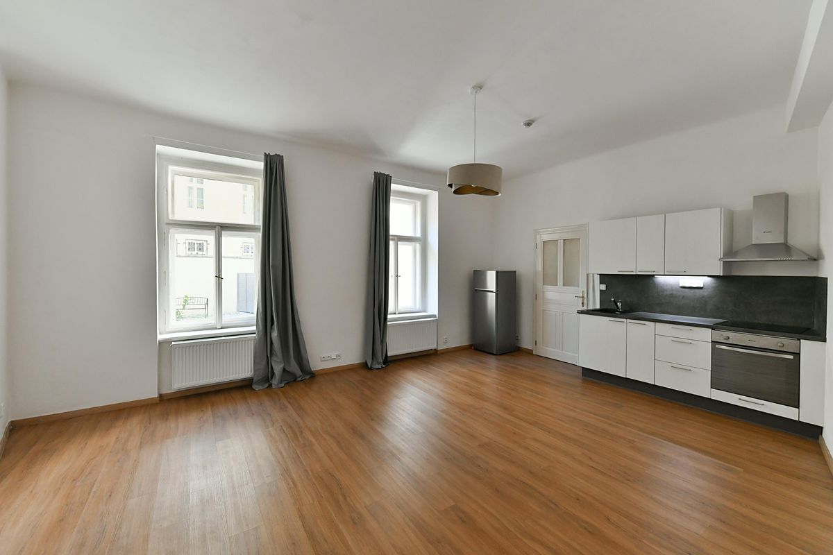 Pronájem bytu 1+kk 35 m² – fotografie 4