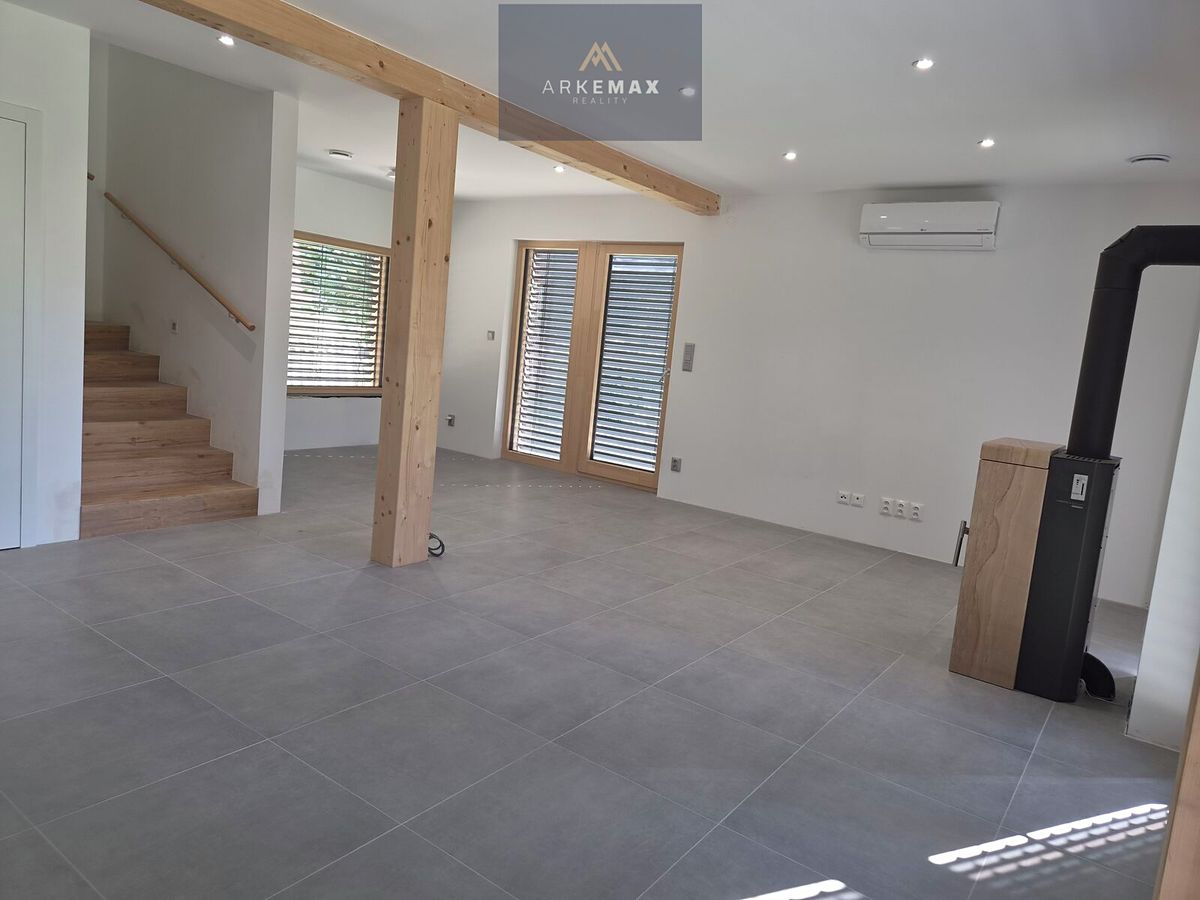 Prodej rodinného domu 130 m², pozemek 1084 m² – fotografie 5