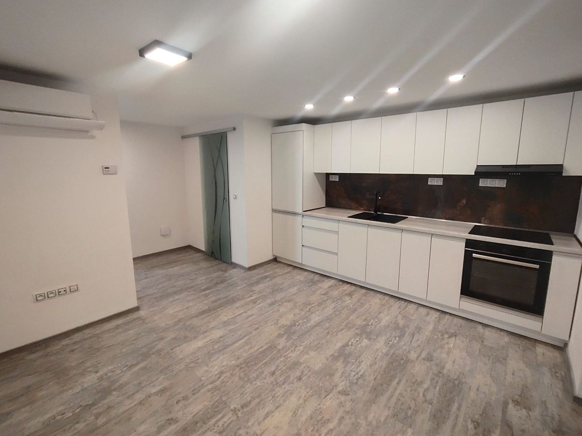 Pronájem bytu 2+kk 35 m² – fotografie 3
