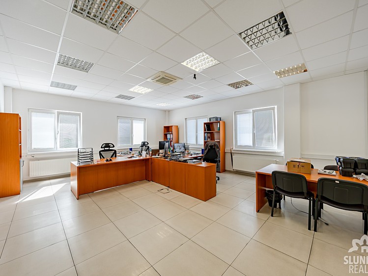 Комерційне приміщення в оренду, 2 867 м² (8 з 33)