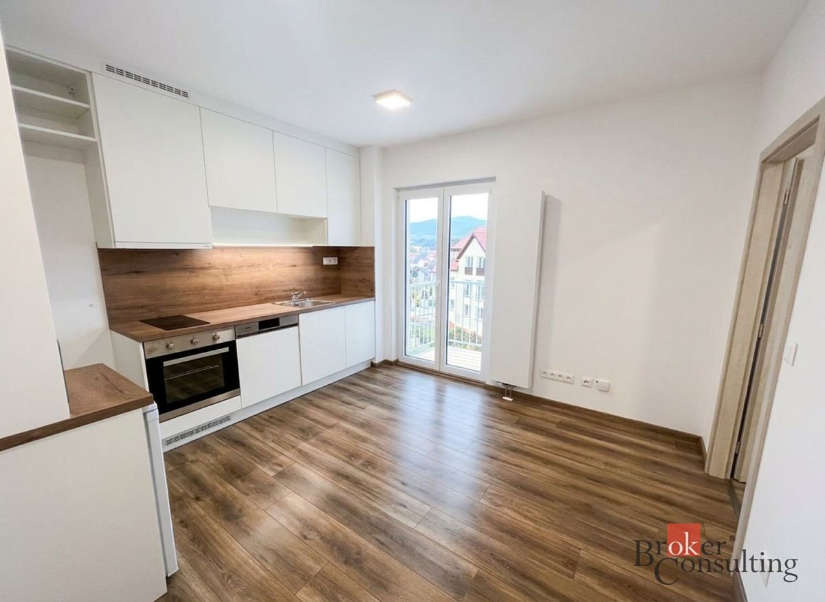 Pronájem bytu 2+kk 31 m² – fotografie 2