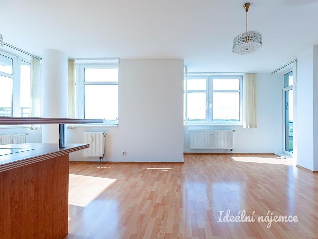 Pronájem bytu 2+kk 64 m² – fotografie 4