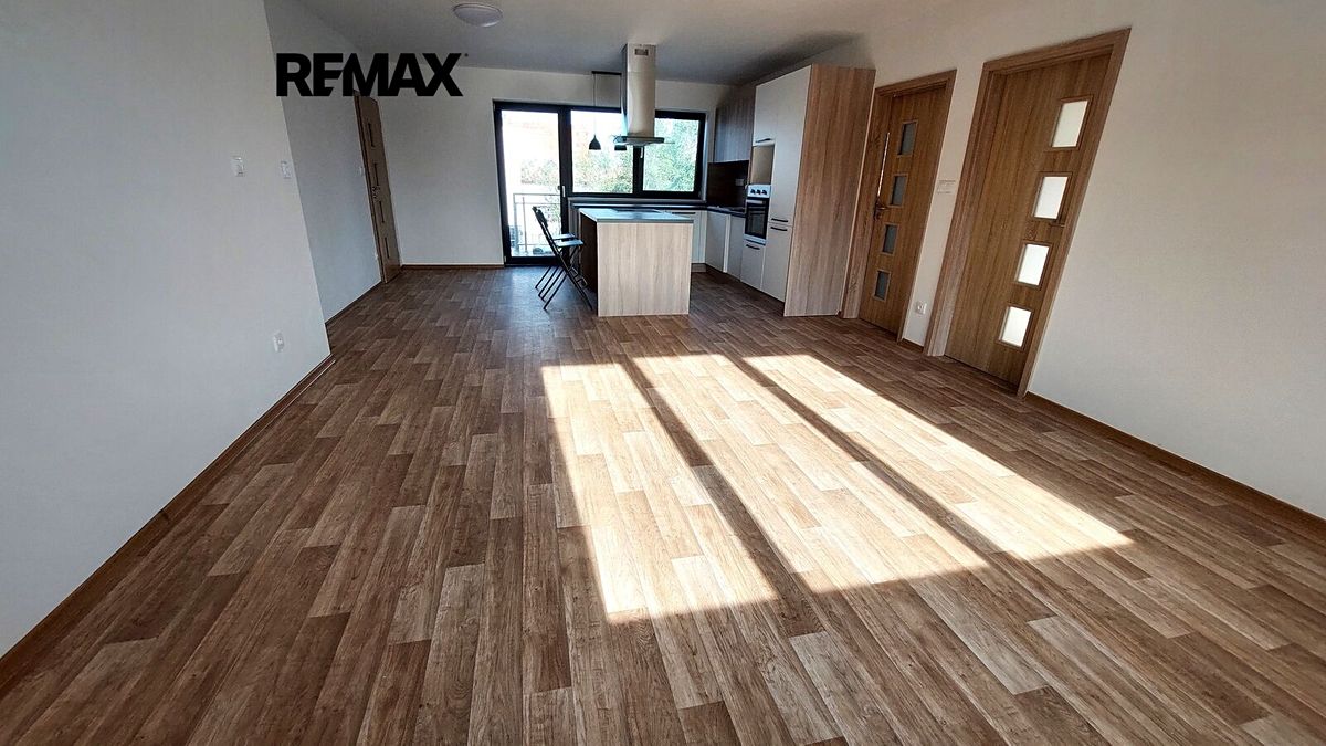 Pronájem bytu 5+kk 148 m² – fotografie 3