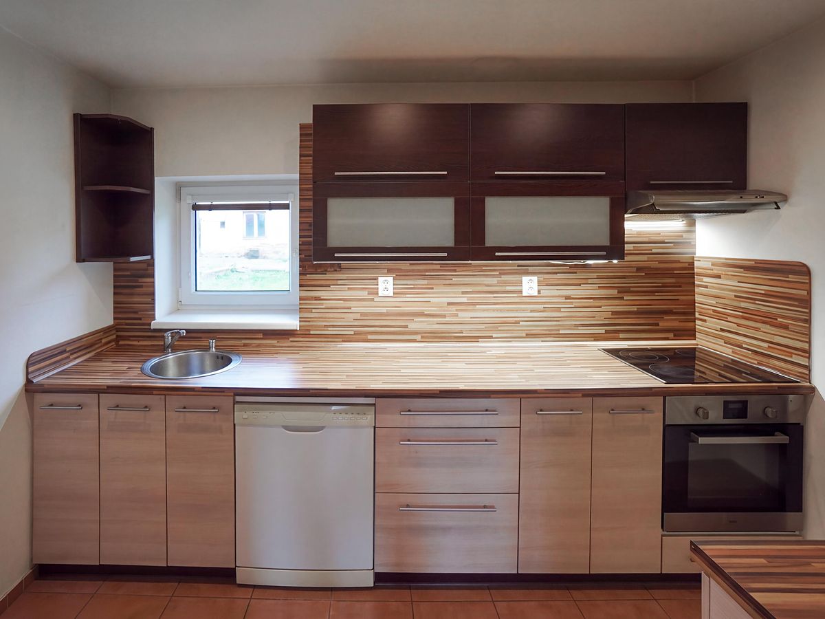 Prodej rodinného domu 220 m², pozemek 2588 m² – fotografie 5