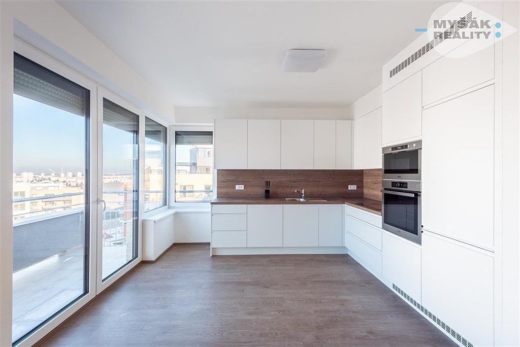 Pronájem bytu 3+kk 80 m² – fotografie 2