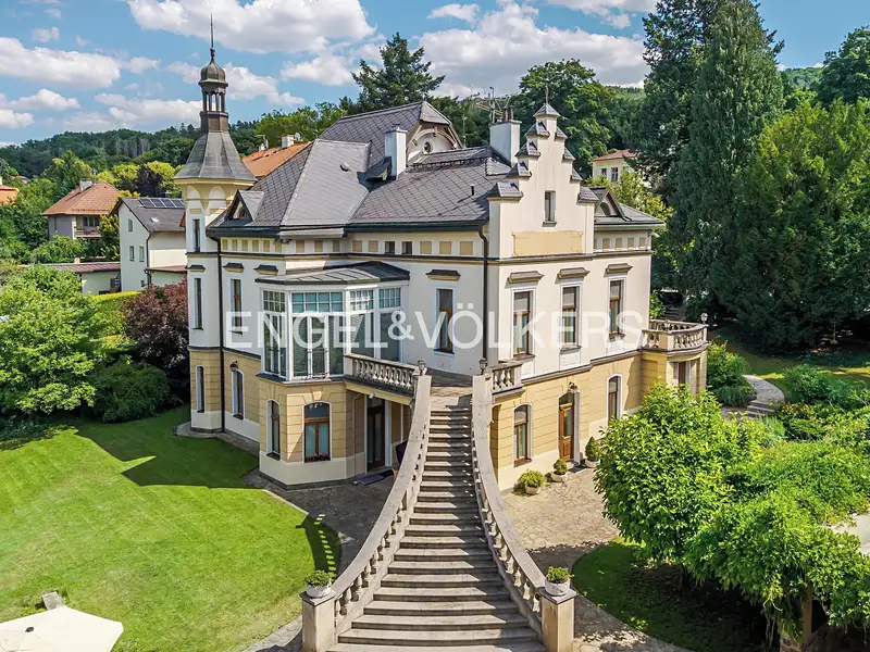Prodej rodinného domu 581 m², pozemek 2105 m², Dobřichovice – náhled fotky 3