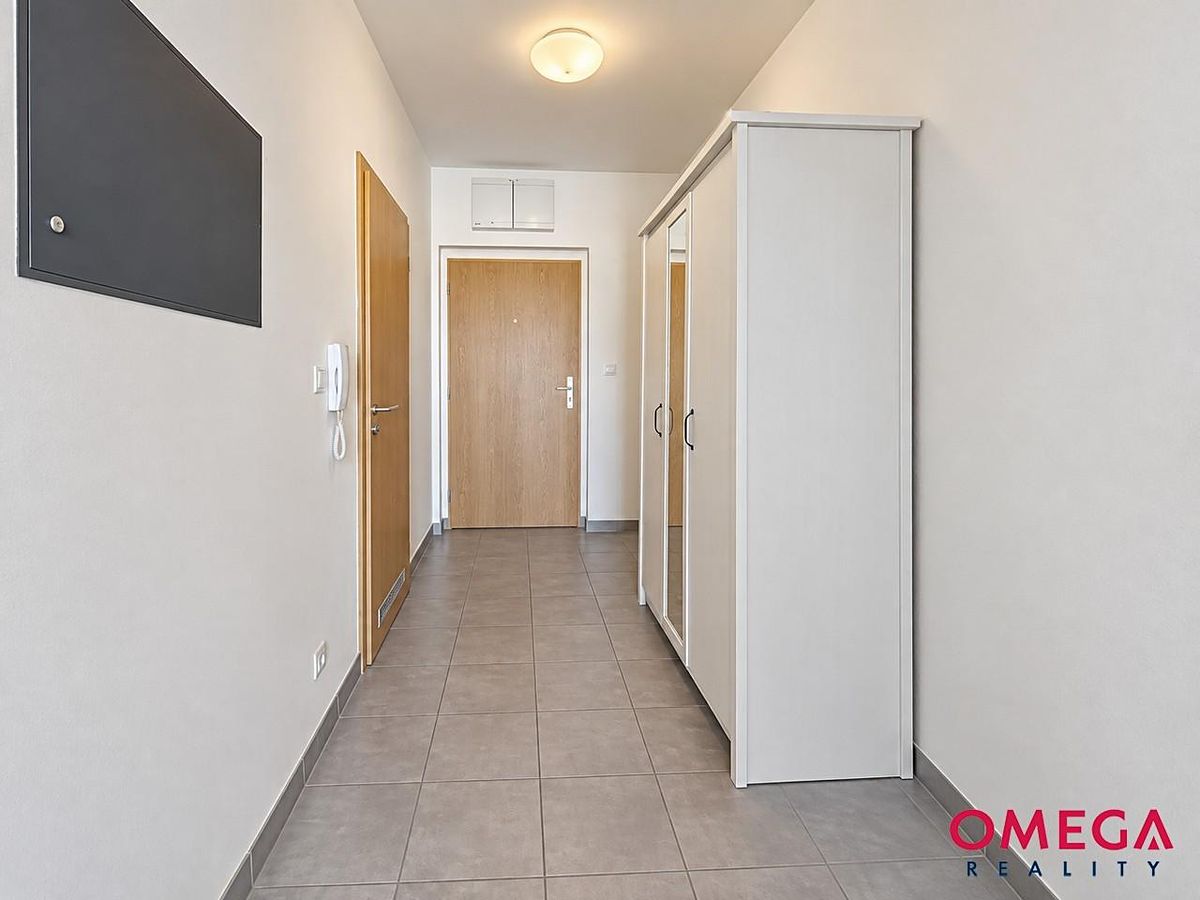 Pronájem bytu 1+kk 36 m² – fotografie 2