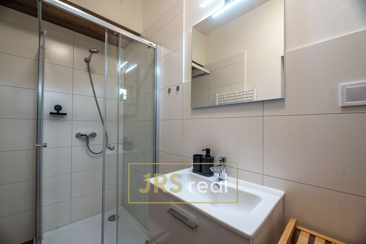 Pronájem bytu 1+kk 23 m² – fotografie 4