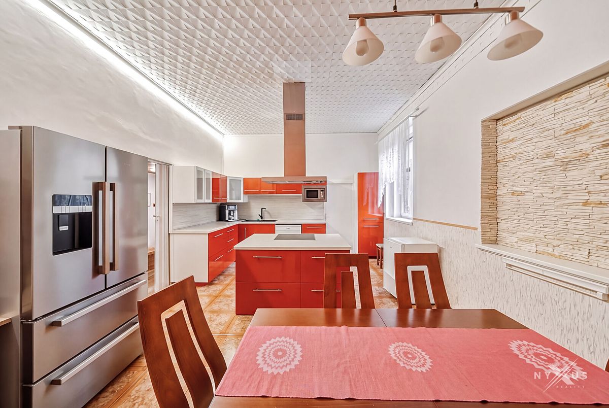 Prodej vícegeneračního domu 932 m², pozemek 1353 m² – fotografie 5